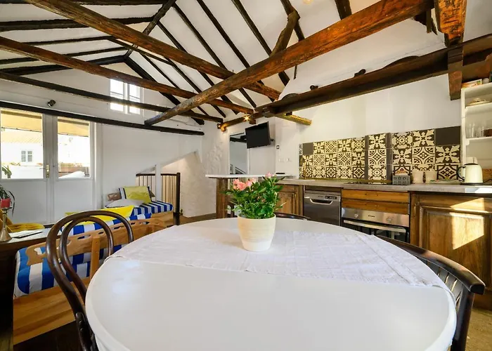 Swan Adriatic & 4* Szybenik