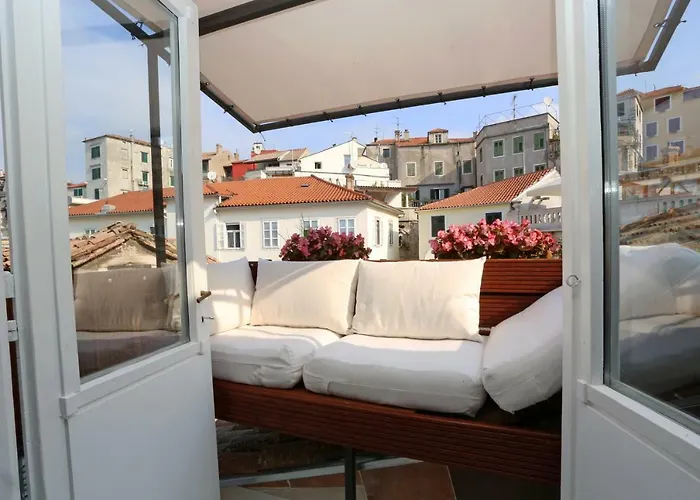 Swan Adriatic & 4* Szybenik